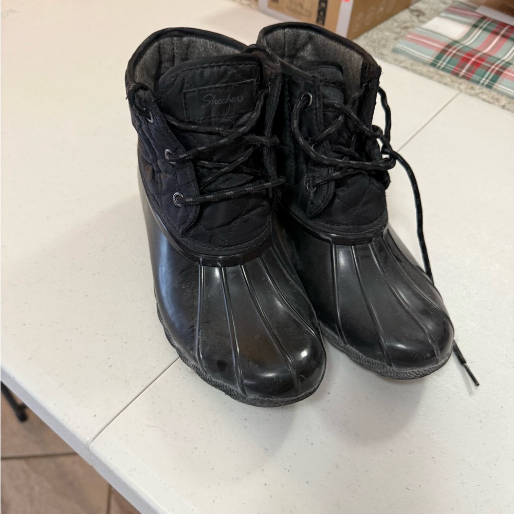 Sketchers duck boots